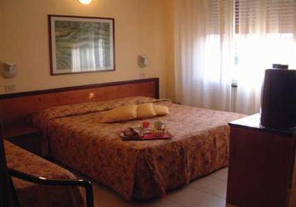 Hotel Moderno Rimini Værelse billede